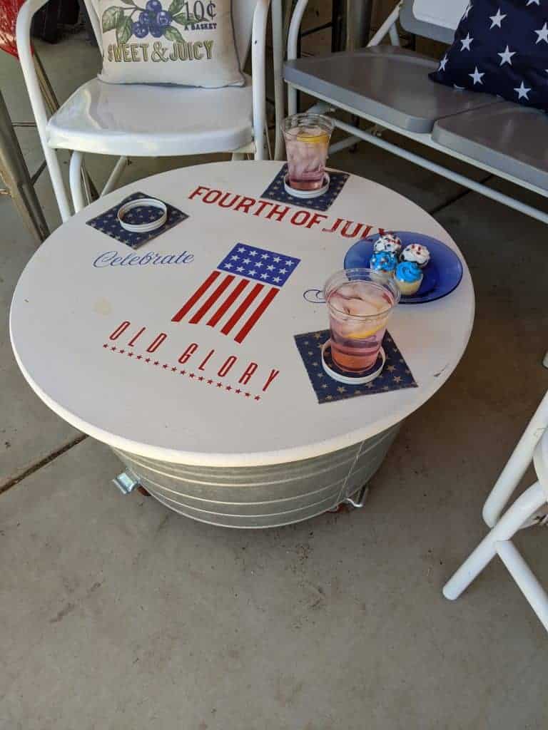 the coffee table in my 4th of July outdoor decorations